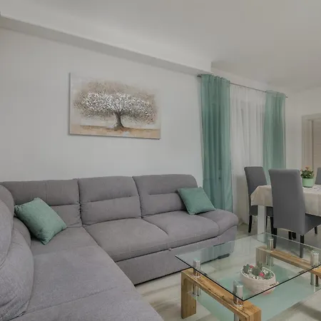 Stefa Apartment